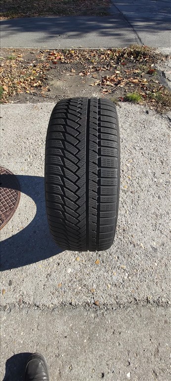  255/45 R18" újszerű Continental téli gumi szett 1. kép
