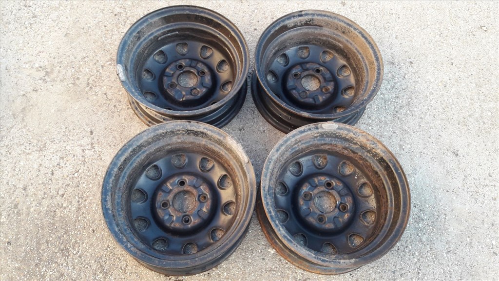 Skoda Felicia <p>Felni méret: 13"</p><p>Felni szélesség: 4.5</p><p>Furatszám: 4</p><p>Osztókör: 100.0</p><p>ET szám: ET38</p><p>Agy Átmérõ: 57.1</p><p>Állapot: Normál</p><p>Érdeklõdéskor hivatkozzon erre: KIN-40060</p><p>Bármire van szüksége hívjon bizalommal!<br>Kizárólag munkaidõben hétfõtõl - péntekig 8-12 13-16 óráig!<br>Alkatrészek széles választékban!<br>Hivatalos Regisztrált Autobontó Kecel!<br>Vásároljon Megbízható Helyrõl Beszerelési Garanciával Profiktól!</p> 20000 3. kép