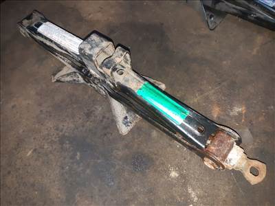 Hyundai Santa Fe Emelő