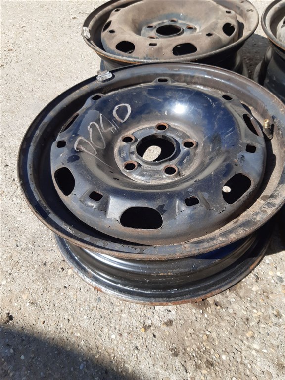 Skoda Fabia <p>Felni méret: 14"</p><p>Felni szélesség: 5.0</p><p>Furatszám: 5</p><p>Osztókör: 100.0</p><p>ET szám: ET35</p><p>Agy Átmérõ: 58.0</p><p>Állapot: Normál</p><p>Érdeklõdéskor hivatkozzon erre: KIN-40150</p><p>Bármire van szüksége hívjon bizalommal!<br>Kizárólag munkaidõben hétfõtõl - péntekig 8-12 13-16 óráig!<br>Alkatrészek széles választékban!<br>Hivatalos Regisztrált Autobontó Kecel!<br>Vásároljon Megbízható Helyrõl Beszerelési Garanciával Profiktól!</p> 28000 1. kép