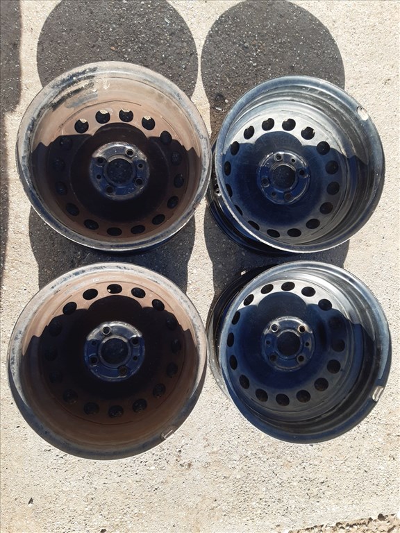 Lada 112 99-08 <p>Felni méret: 14"</p><p>Felni szélesség: 5.5</p><p>Furatszám: 4</p><p>Osztókör: 100.0</p><p>ET szám: ET35</p><p>Agy Átmérõ: 56.1</p><p>Állapot: Normál</p><p>Érdeklõdéskor hivatkozzon erre: KIN-40162</p><p>Bármire van szüksége hívjon bizalommal!<br>Kizárólag munkaidõben hétfõtõl - péntekig 8-12 13-16 óráig!<br>Alkatrészek széles választékban!<br>Hivatalos Regisztrált Autobontó Kecel!<br>Vásároljon Megbízható Helyrõl Beszerelési Garanciával Profiktól!</p> 25000 5. kép