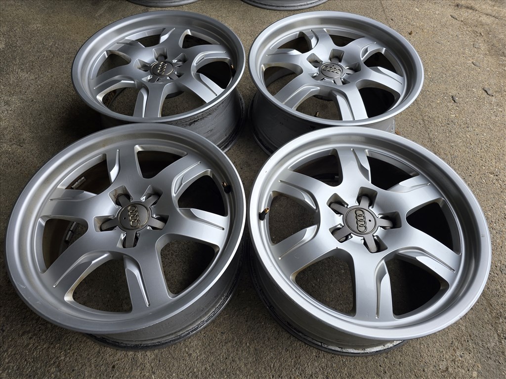  17-es,5x112 -es újszerű gyári Audi A5 alufelni 1. kép