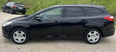 Ford Focus Mk3 Bal hátsó ajtó fekete