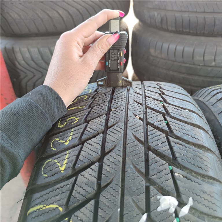 225/55 R17 Bridgestone Defekttűrő téli gumi 70000ft a 4db/36/ 1. kép