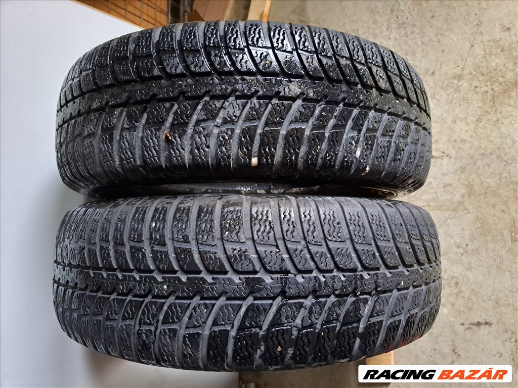 2db 195/65 R15 Kumho Téli gumi eladó!! ára! 4000Ft/db Állapota: 5mm minta 1. kép