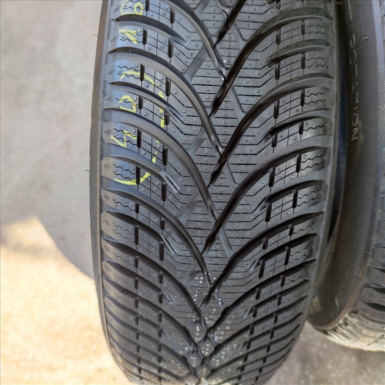  165/65 R14 BFGoodrich téli gumi 25000ft a 2db/40/ 1. kép