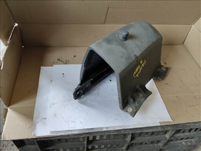 Renault Trafic II Bal hátsó lámpa feletti müanyag 8200011485