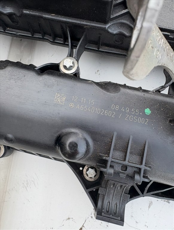 Mercedes C 200 d 654.920 A6540102602 szelepfedél W213 W205  om654920 2. kép