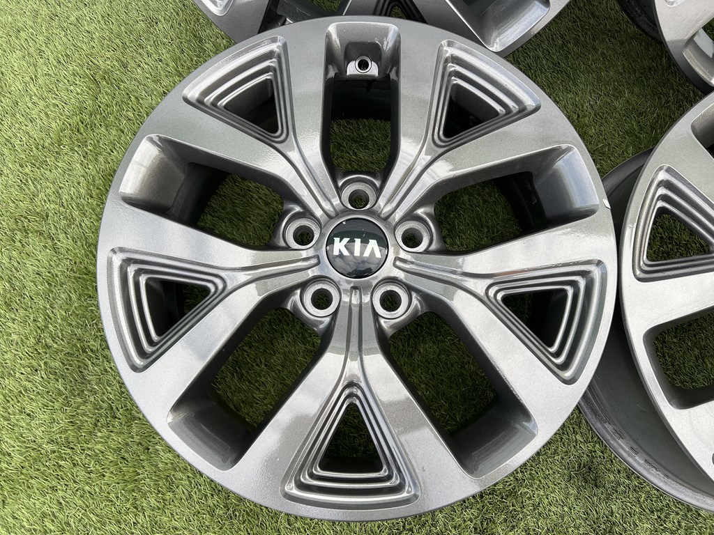 5x114.3 17" Kia Sportage gyári alufelni 6,5Jx17h2 ET40 3. kép