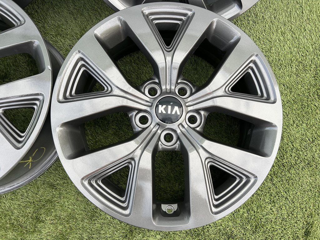 5x114.3 17" Kia Sportage gyári alufelni 6,5Jx17h2 ET40 4. kép