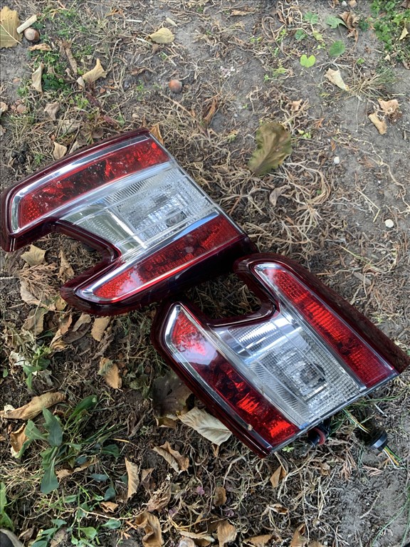 Renault Mégane III Csomagtér ajtó belső jobb és bal hátsó lámpa 265550028r 265500027r 5. kép