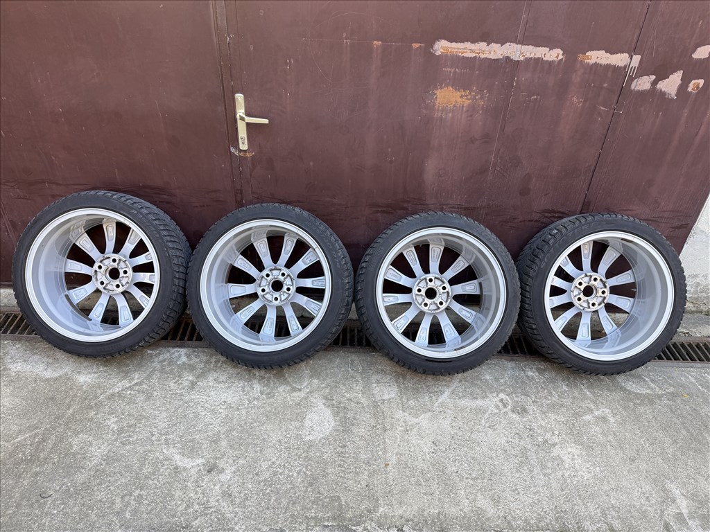 Tesla Model 3 Sport 19" téli kerék garnitúra 1044224-00-B 235/40 R19 Pirelli Sottozero 3 használt  12. kép