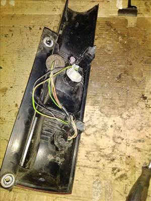 Suzuki Ignis 03-07 Bal Hátsó Lámpa