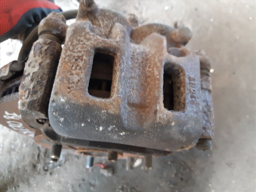 Mitsubishi Pajero Bal Elsõ Csonkállvány Kerékaggyal  Féknyereg  ABS Jeladó 3. kép