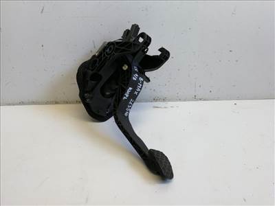 Ford B-max  kuplungpedál AY117B633GD