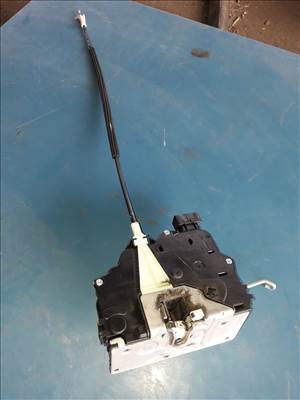Opel Corsa E Jobb Első Ajtó Zárszerkezet  Központizár Motor 13431840