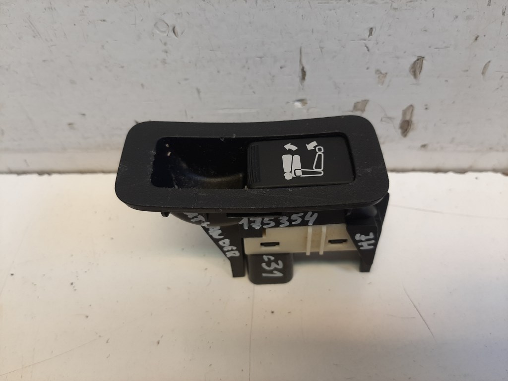 Mitsubishi Outlander jobb hátsó Ülés állító kar 8610A048 1. kép