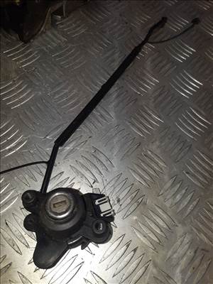 BMW 320D E46 Csomagtérajtó Zárbetét