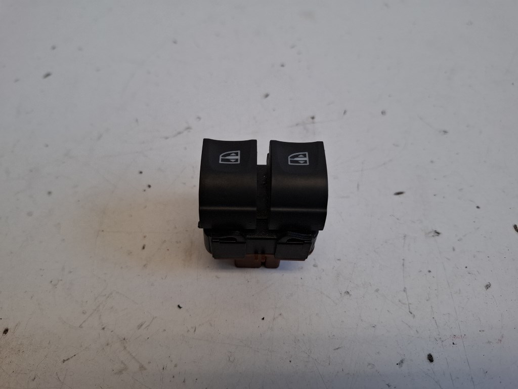 Renault Captur bal elsõ ablakemelõ kapcsoló 254113300R 1. kép