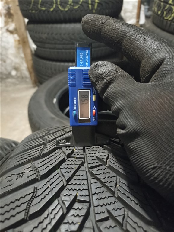  205/6016" újszerű Kumho téli gumi gumi 2. kép