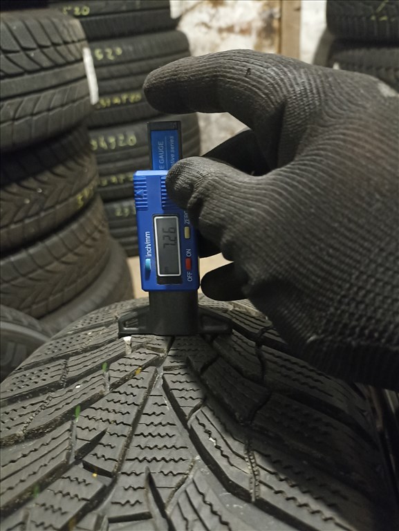  205/6016" újszerű Kumho téli gumi gumi 4. kép