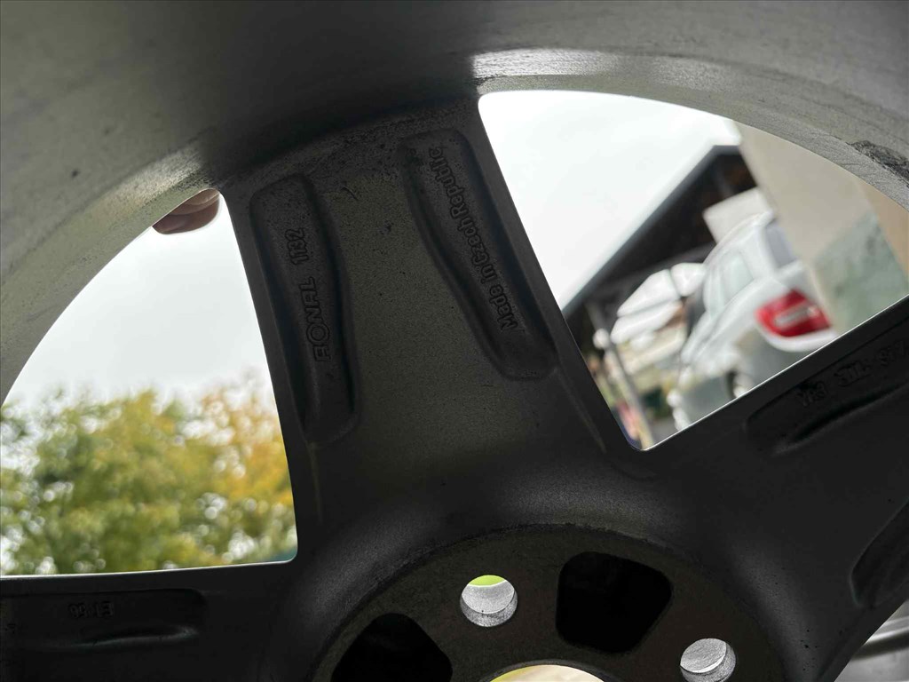  5x112 lyukosztású 7,5JJ 17" újszerű (gyári felni) alufelni 10. kép