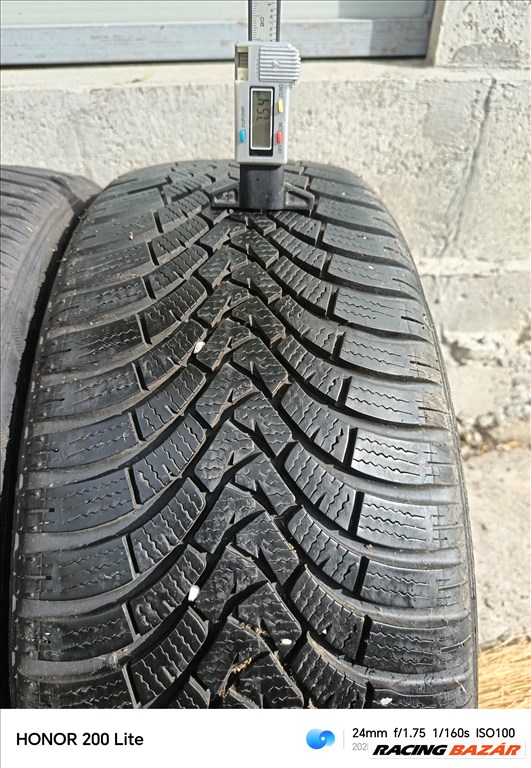  215/4518" újszerű Falken téli gumi gumi 1. kép