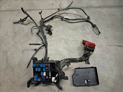 Suzuki Vitara (LY) biztosíték doboz