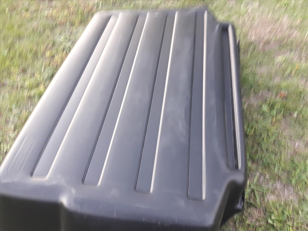 Suzuki Jimny műanyag csomagtértálca (2018-tól) 9. kép