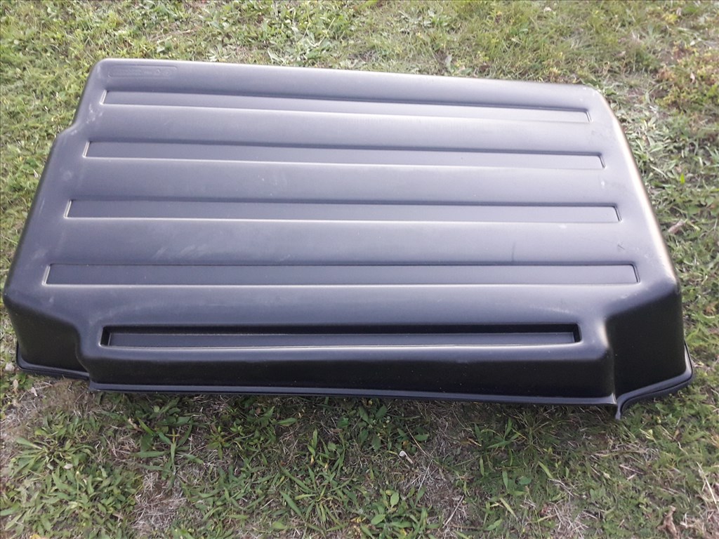 Suzuki Jimny műanyag csomagtértálca (2018-tól) 10. kép