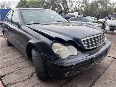 Mercedes C 220 2.0i bontott alkatrészei