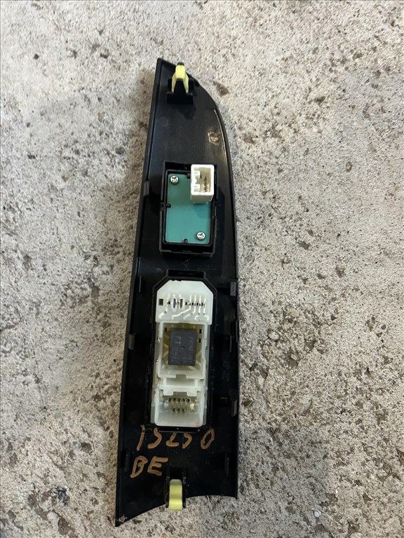 Lexus IS (XE20) 250 elektromos ablak emelő kapcsoló bal első 2. kép