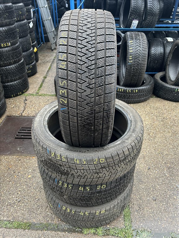 4db 235/45×20″ Gripmax téli gumiabroncs. (3751264) 1. kép