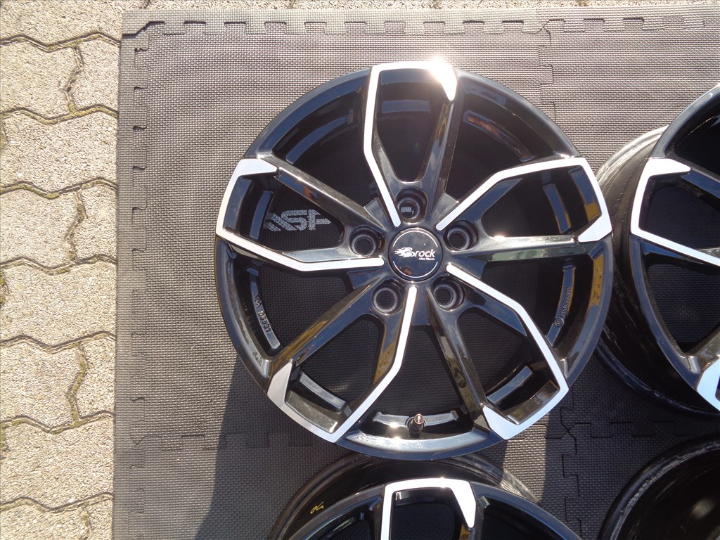 Brock alufelni 16-os, 5×114.3-as osztóval szép állapotban eladó.  2. kép