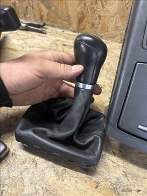 Audi A6 (C6 - 4F) váltógomb, váltószoknya 