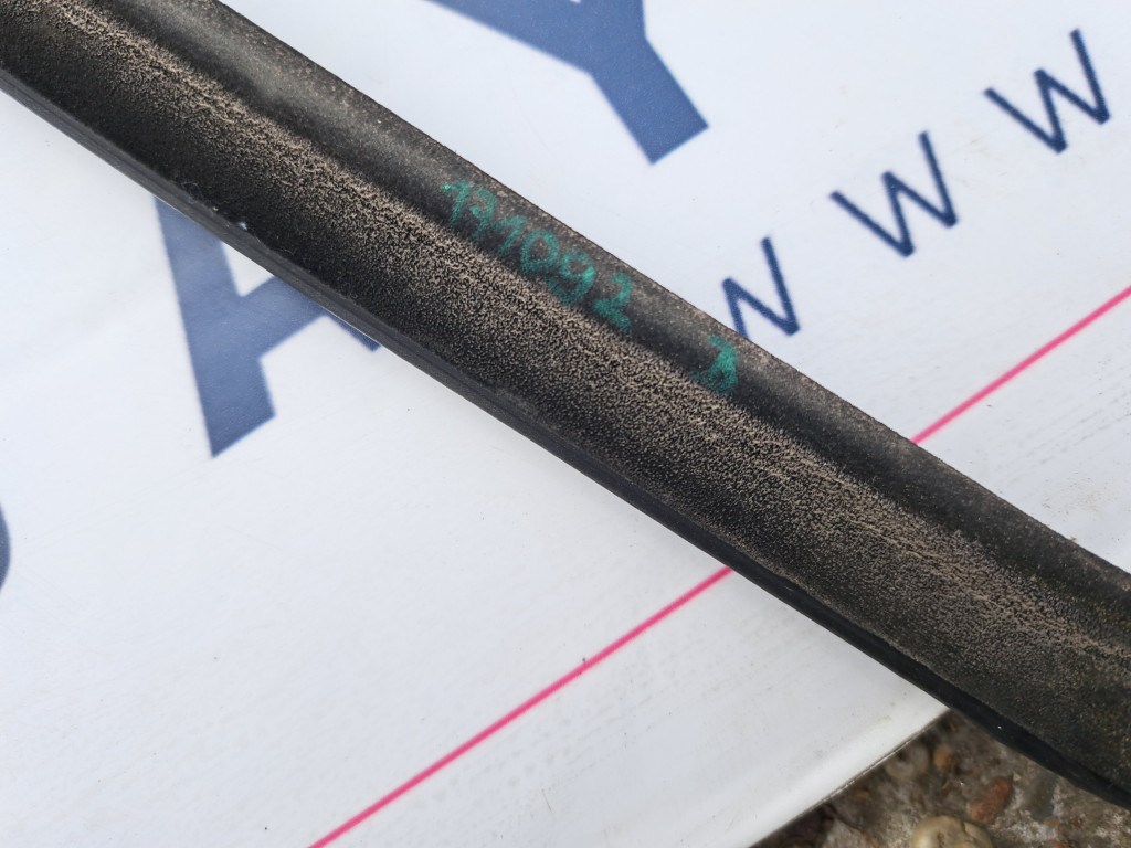 BMW E46 coupe cabrio fekete shadowline bal elsõ vízlehúzó díszléc dekorléc - hibás 5. kép