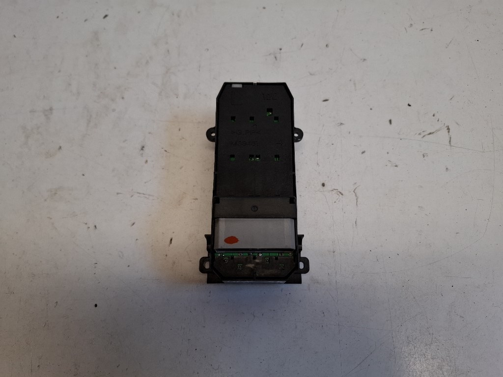 Honda Jazz (GE) bal elsõ ablakemelõ kapcsoló 3. kép