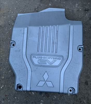 Mitsubishi Outlander III motoburkolat