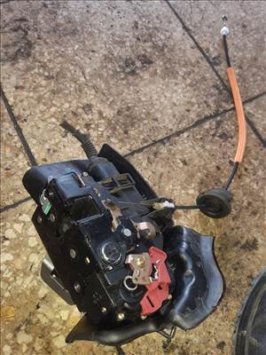 Audi A4 B6 Jobb Hátsó Ajtó Zárszerkezet  Központizár Motor