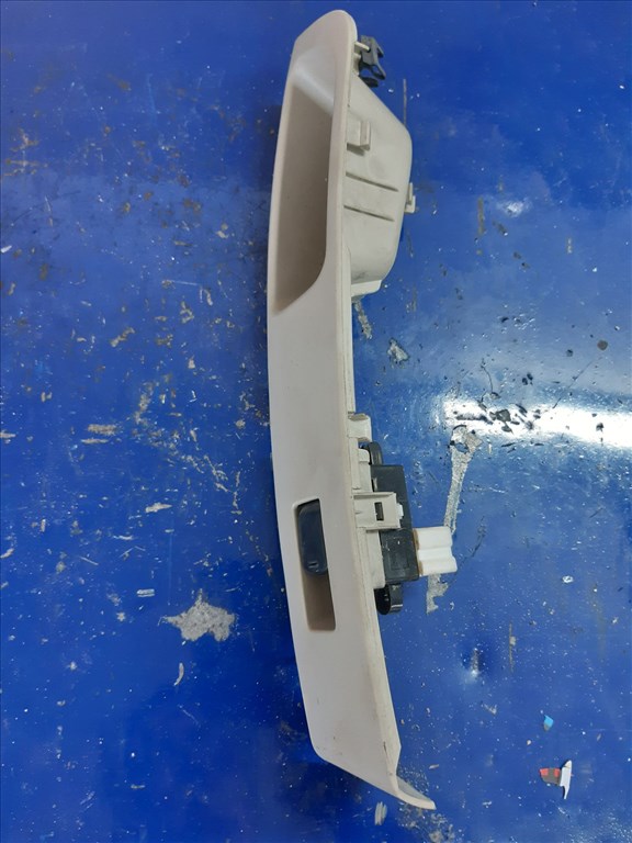 Nissan Micra Jobb Elsõ Ablakemelõ Kapcsoló 1. kép