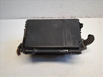 Opel Meriva bal biztosítéktábla motortér