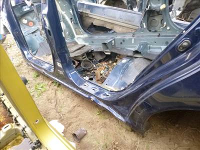 Toyota Avensis (T25) bal küszöb