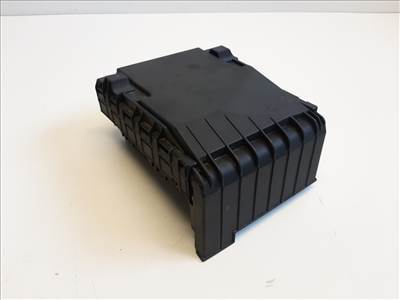 Volkswagen Passat VII (3A) biztosítéktábla motortér 3C1039451