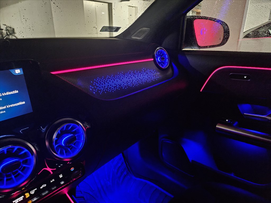 Eladó Mercedes EQA 300 (H243) 3. kép