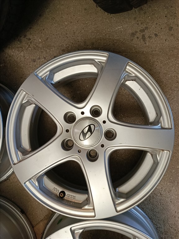  5x114.3 lyukosztású 6JJ 15" újszerű alufelni 3. kép