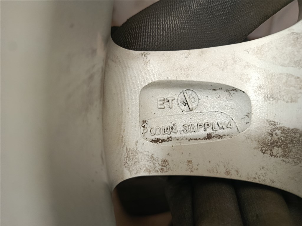  5x114.3 lyukosztású 6JJ 15" újszerű alufelni 6. kép