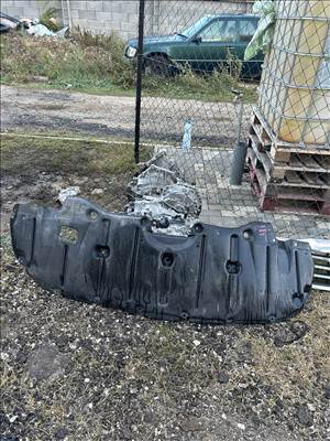 Toyota Highlander (XU70) Motor védő burkolat