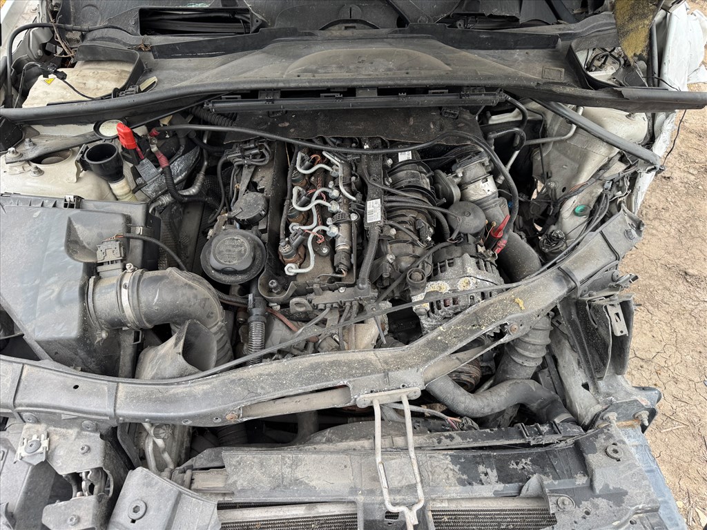 BMW 318D E90 LCI N47 (E90, E91, E92, E93) bontott alkatrészei 5. kép
