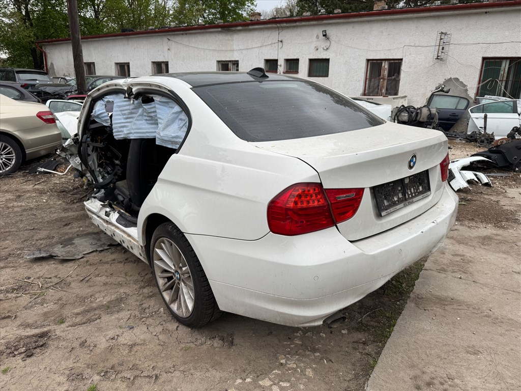 BMW 318D E90 LCI N47 (E90, E91, E92, E93) bontott alkatrészei 4. kép