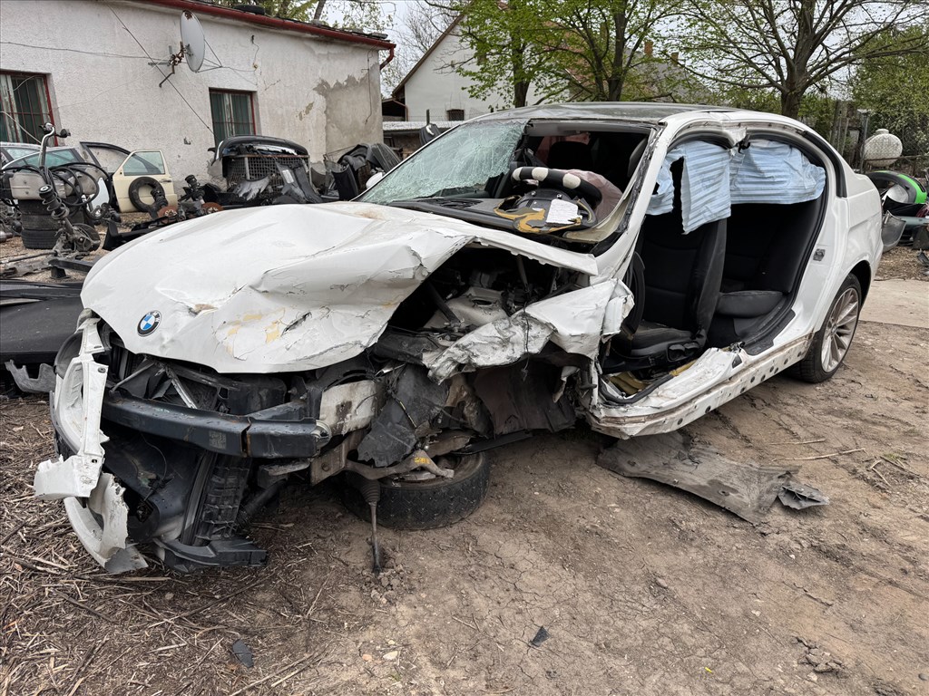 BMW 318D E90 LCI N47 (E90, E91, E92, E93) bontott alkatrészei 3. kép